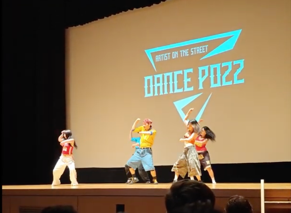 K-Pop-Club Tanzaufführung